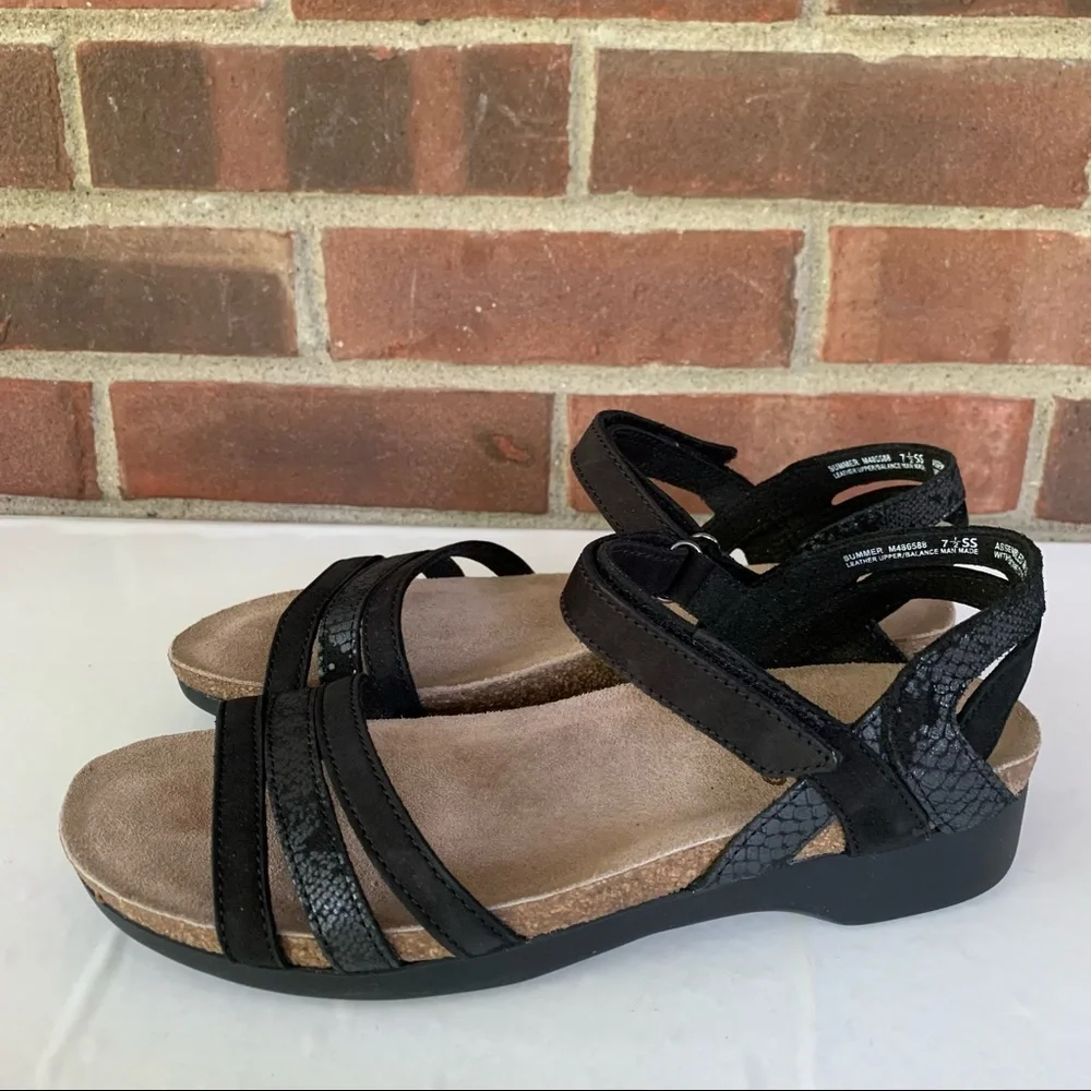 Munro Women’s Summer Black Leather Low Heel Sandals Shoes US 7.5 SS Narrow Width - Picture 5 of 10